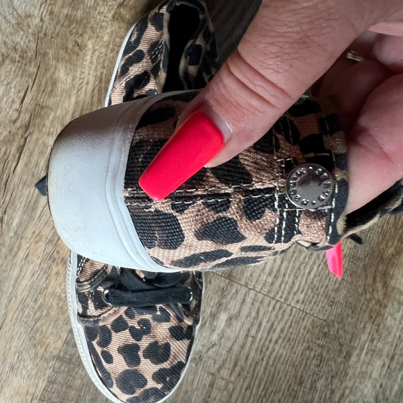 Steve Madden Emmi Platform Sneakers Animal Print - Picture 3 of 5